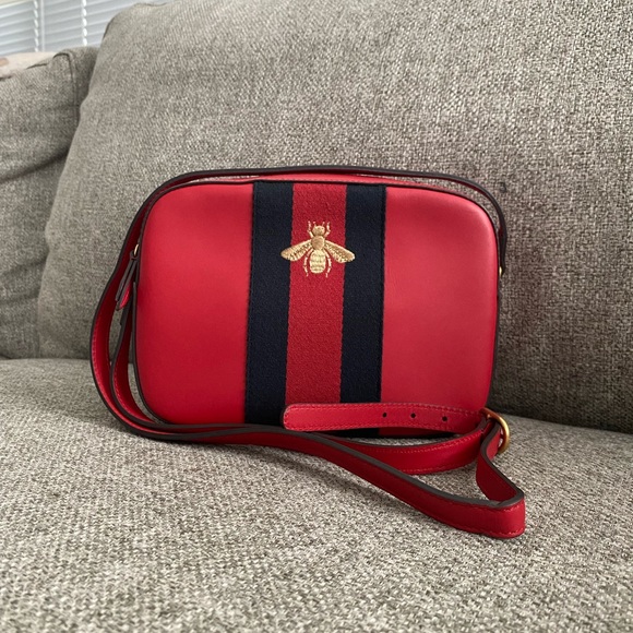 ✨✨Gucci Bee Web Camera Bag✨✨ - Picture 2 of 16